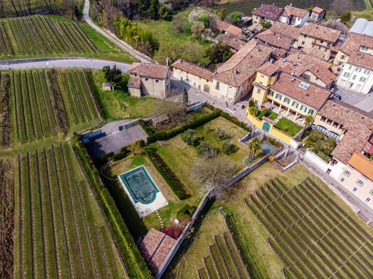 Castello Di Brusata Apartment By Quokka 360 - Romantic Flat With Pool メンドリシオ エクステリア 写真