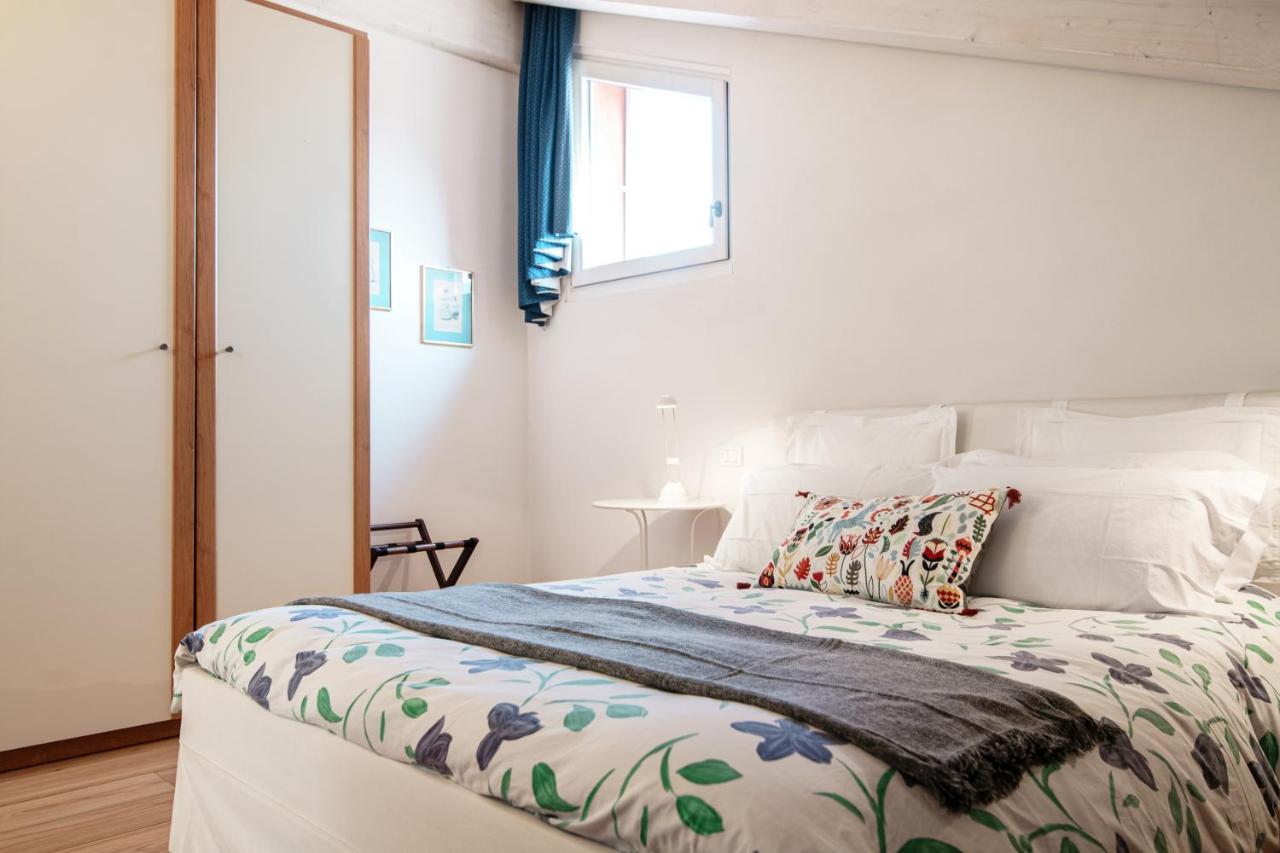Castello Di Brusata Apartment By Quokka 360 - Romantic Flat With Pool メンドリシオ エクステリア 写真